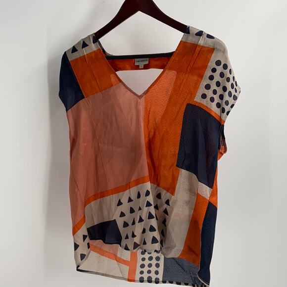 Odells geometric key hole cut out blouse - Picture 2 of 6